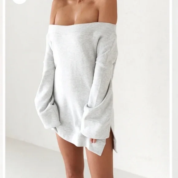 Old Sport Off The Shoulder Sweatshirt Dress
Loungewear Gray - Picture 3 of 14